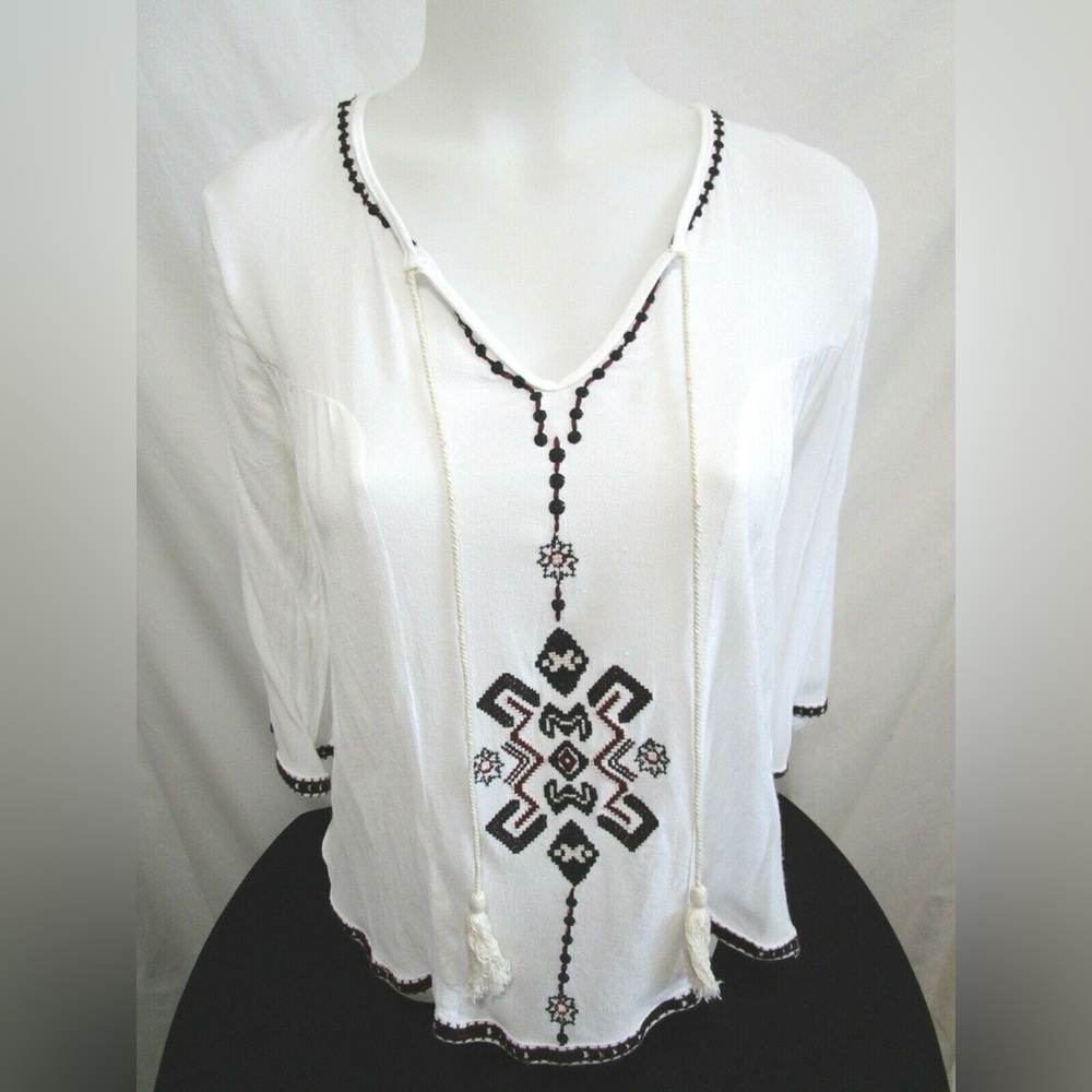 Collective Concepts White and Black Embroidered Blouse Small NWT Boho